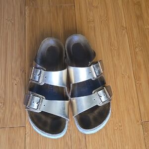 Birkenstock Sandals in Shiny Gold 36